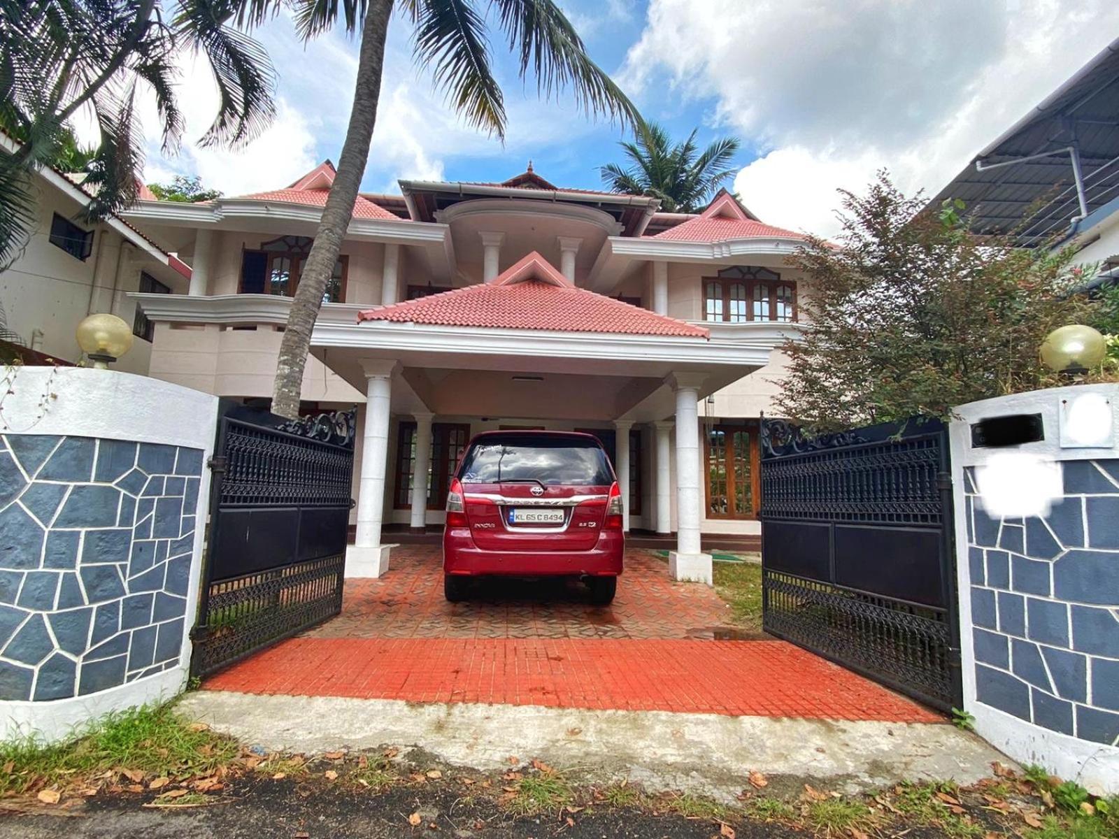 La Casa Trivandrum 4 Bhk Ac Luxury Villa At City Centre, Just 6 Kms To Airport Thiruvananthapuram ภายนอก รูปภาพ
