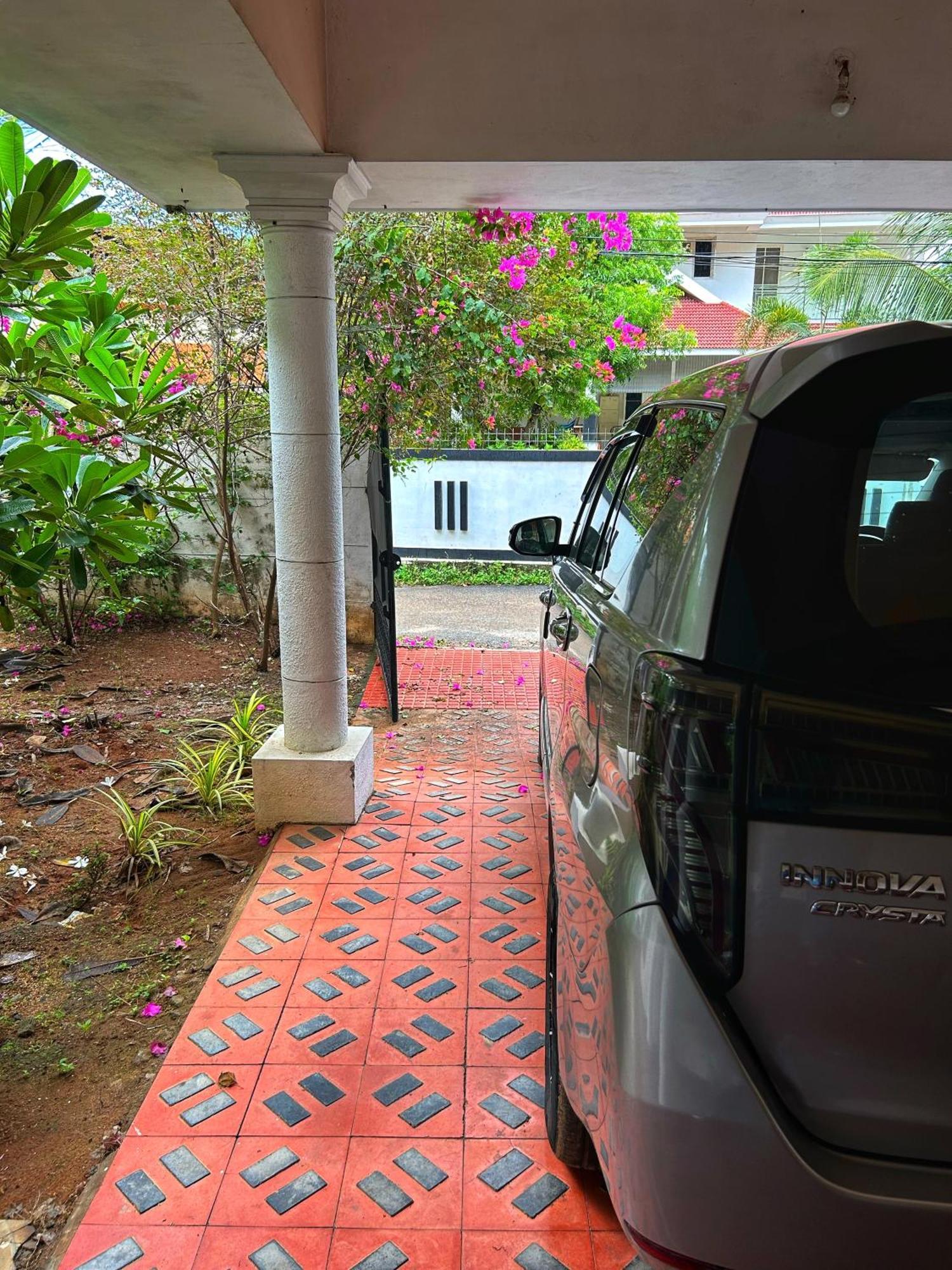 La Casa Trivandrum 4 Bhk Ac Luxury Villa At City Centre, Just 6 Kms To Airport Thiruvananthapuram ภายนอก รูปภาพ