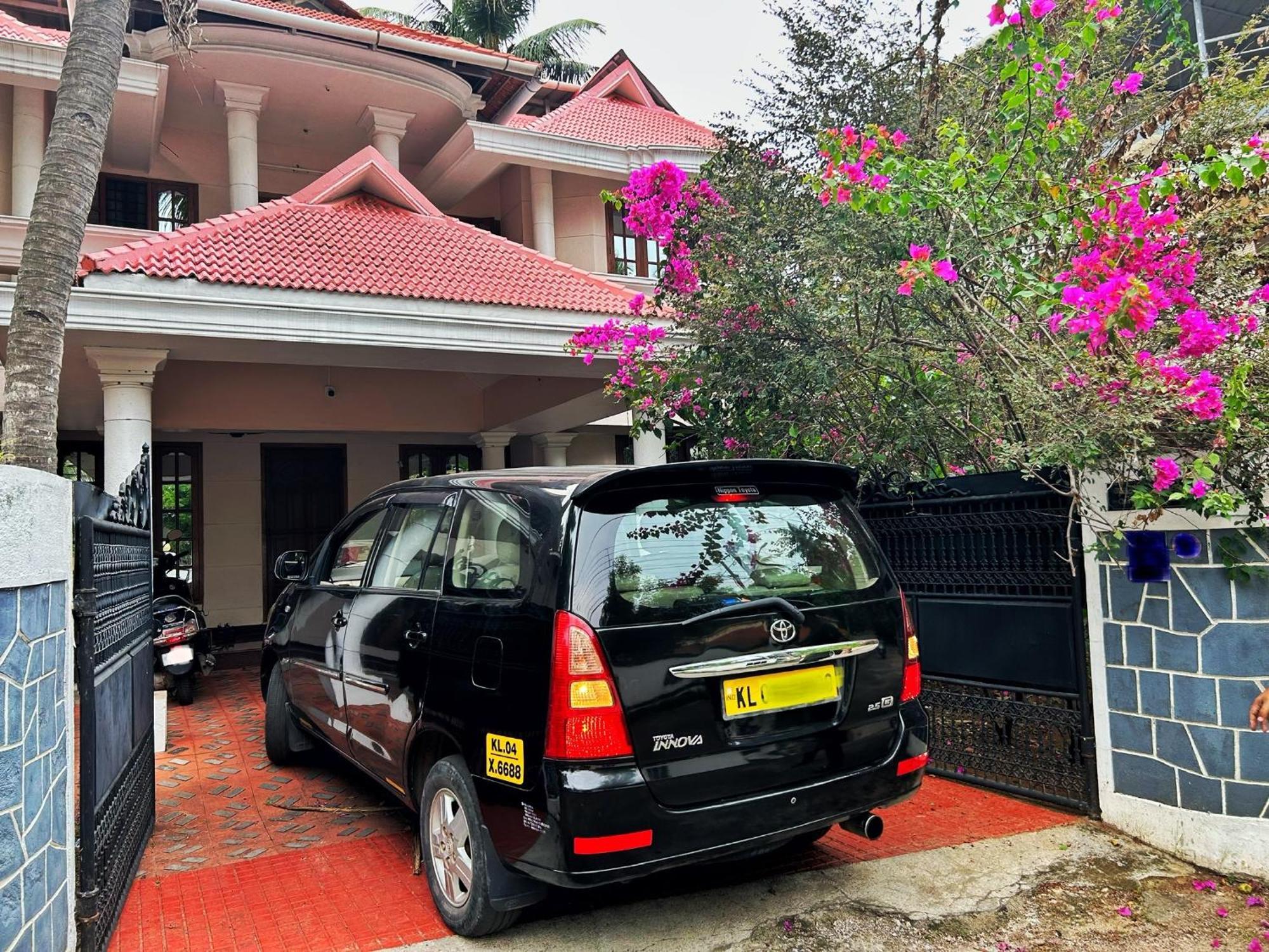 La Casa Trivandrum 4 Bhk Ac Luxury Villa At City Centre, Just 6 Kms To Airport Thiruvananthapuram ภายนอก รูปภาพ