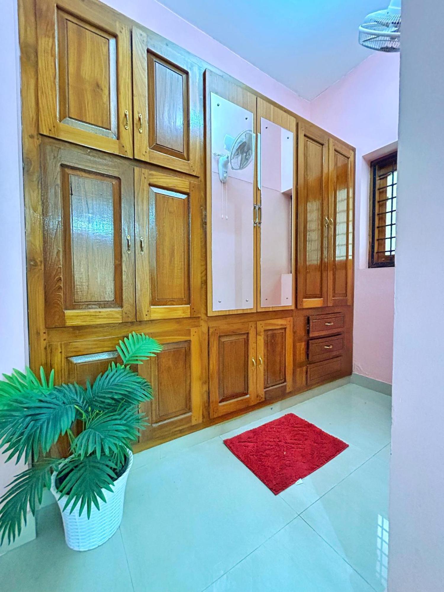 La Casa Trivandrum 4 Bhk Ac Luxury Villa At City Centre, Just 6 Kms To Airport Thiruvananthapuram ภายนอก รูปภาพ