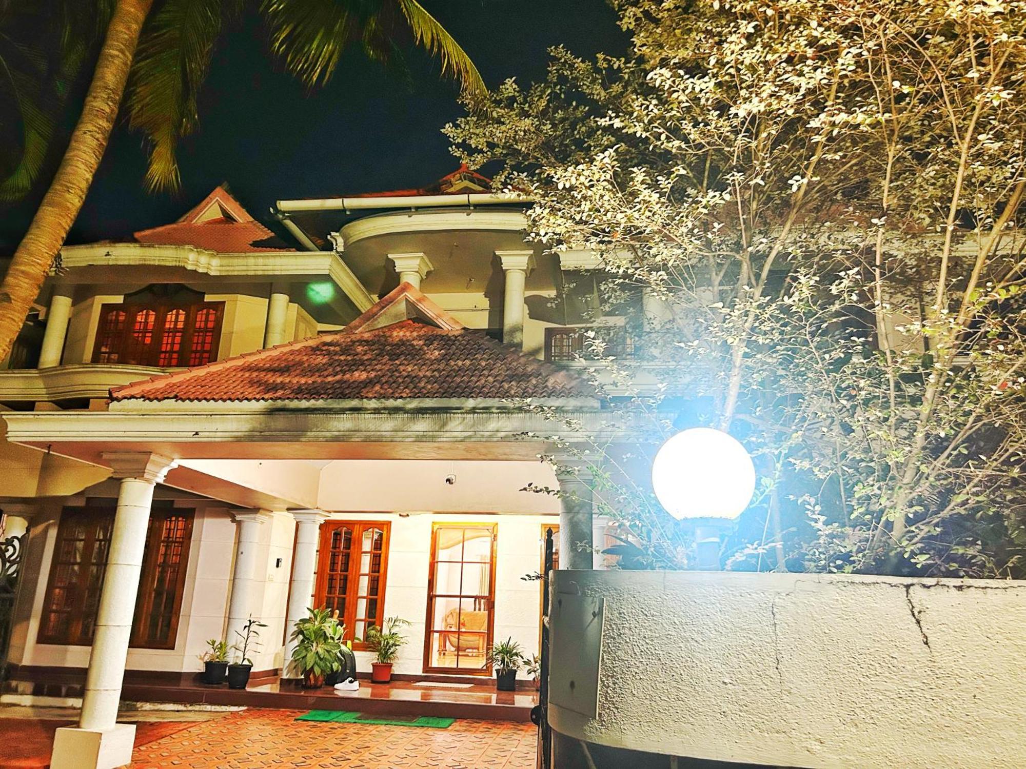 La Casa Trivandrum 4 Bhk Ac Luxury Villa At City Centre, Just 6 Kms To Airport Thiruvananthapuram ภายนอก รูปภาพ