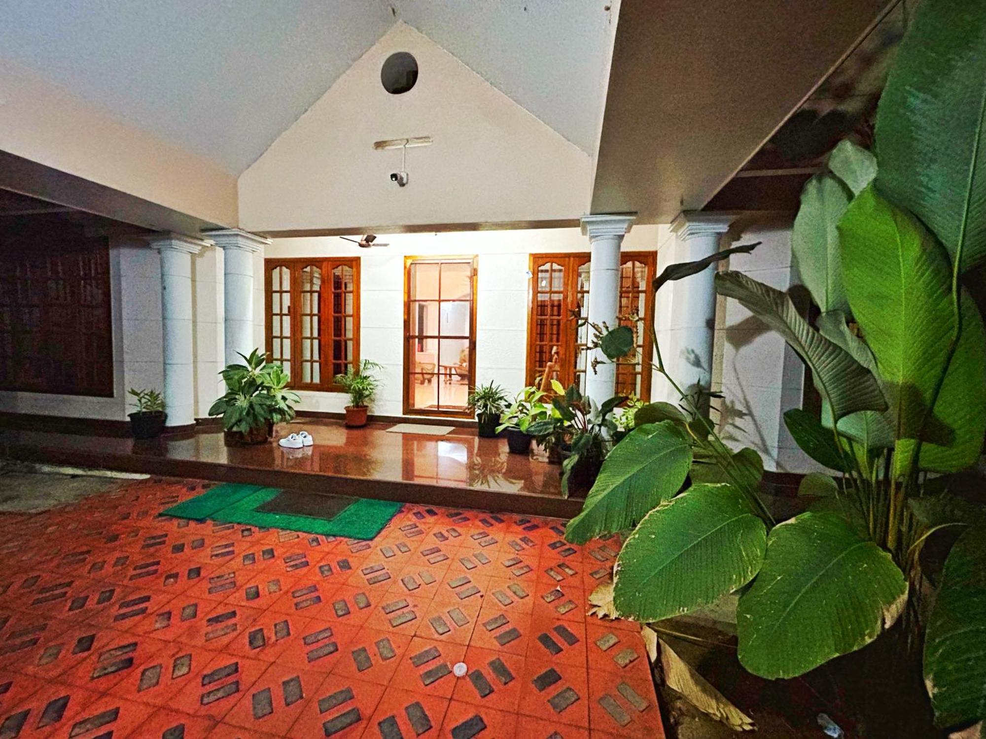 La Casa Trivandrum 4 Bhk Ac Luxury Villa At City Centre, Just 6 Kms To Airport Thiruvananthapuram ภายนอก รูปภาพ