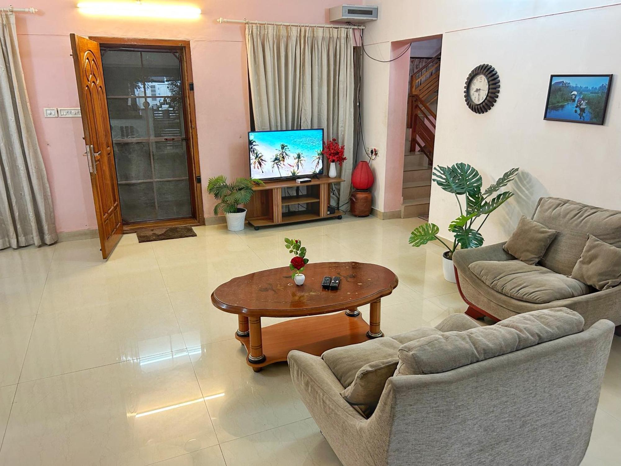 La Casa Trivandrum 4 Bhk Ac Luxury Villa At City Centre, Just 6 Kms To Airport Thiruvananthapuram ภายนอก รูปภาพ