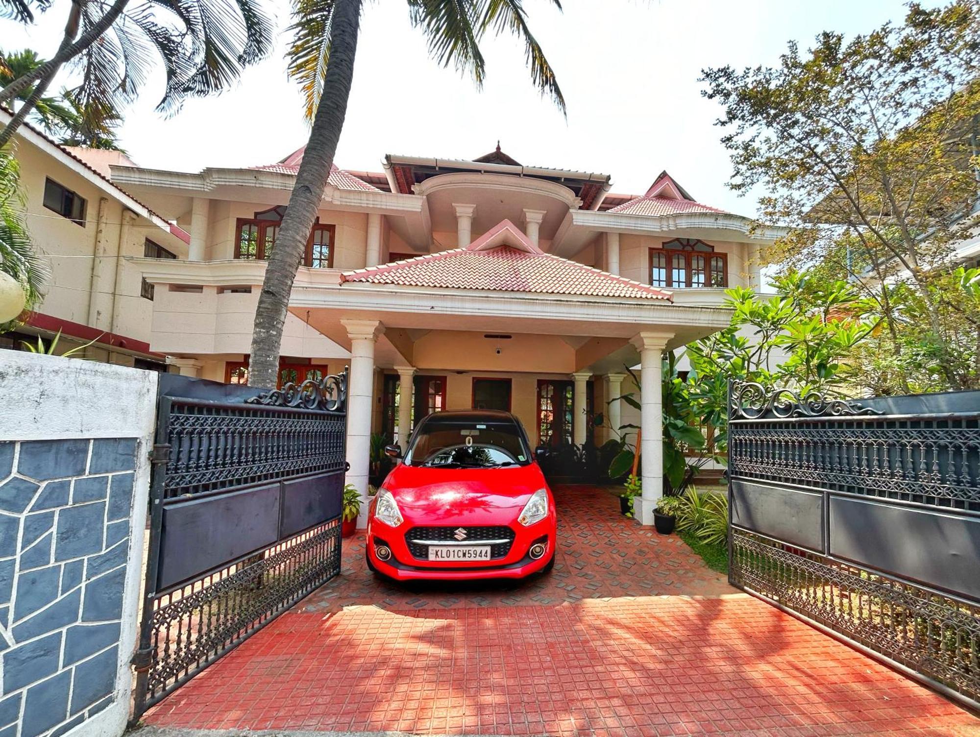 La Casa Trivandrum 4 Bhk Ac Luxury Villa At City Centre, Just 6 Kms To Airport Thiruvananthapuram ภายนอก รูปภาพ